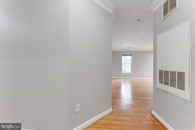 Building Photo - 501 Hungerford Dr