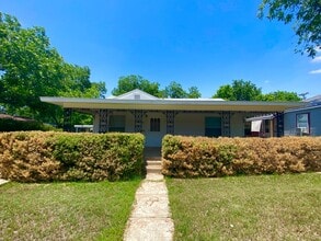 Building Photo - 244 La Salle Dr