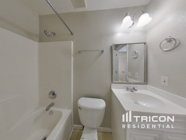 Foto del edificio - 20825 Marlin St