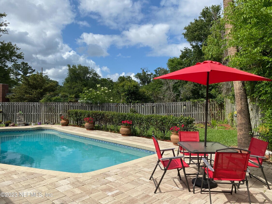 Primary Photo - 4047 Meek Dr