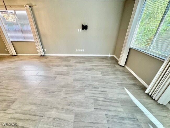 Foto del edificio - 3215 Alpine Aster Ave