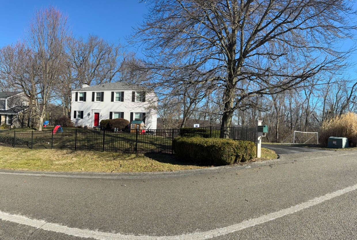 Primary Photo - Relaxing and spacious kid friendly house