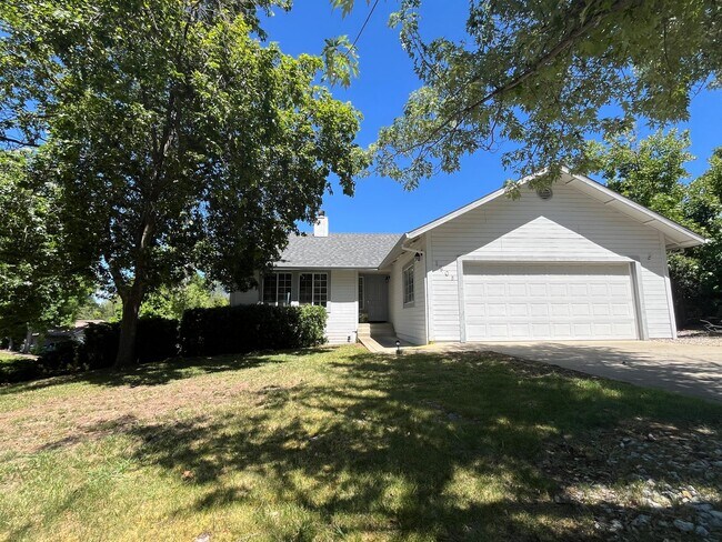 Building Photo - Mary Lake home! Must see!