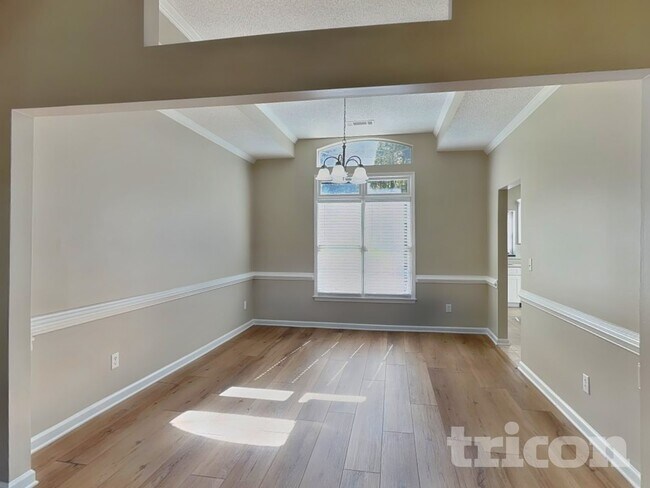 Foto del edificio - 112 Falling Waters Dr