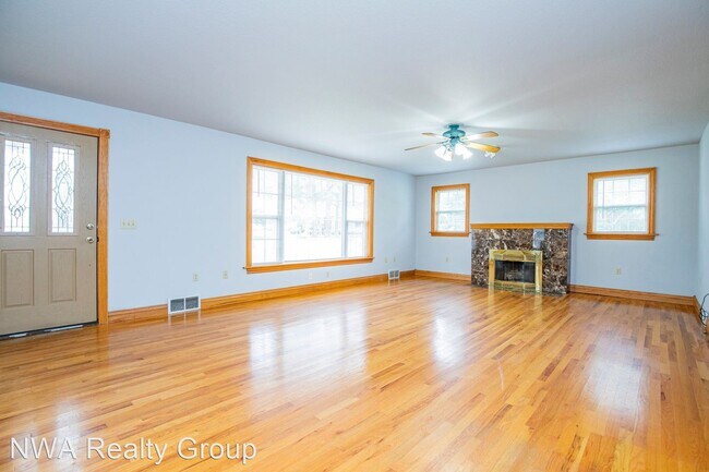 Building Photo - 3 br, 2 bath House - 101 NE 7th Street