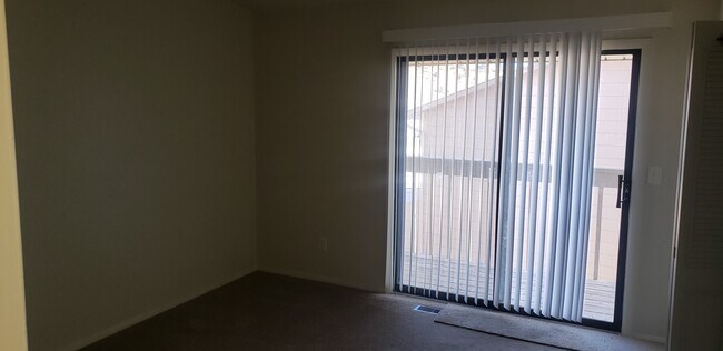 Building Photo - 2427 Split Rock Dr