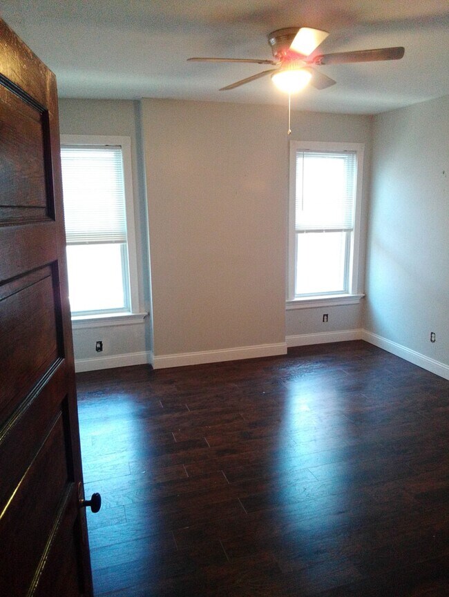 Building Photo - 4256 Castleman Ave