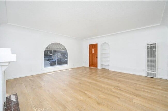 Building Photo - 974 W 13th St
