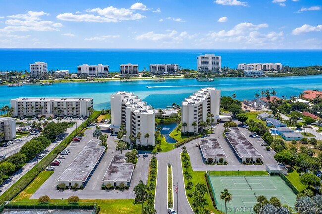 Foto del edificio - 19800 Sandpointe Bay Dr