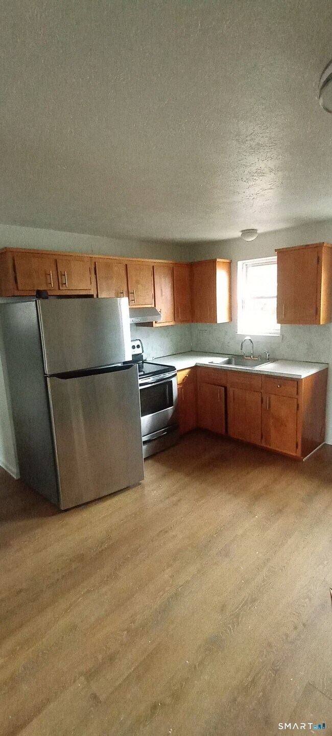 Foto del edificio - 152 Surrey Dr