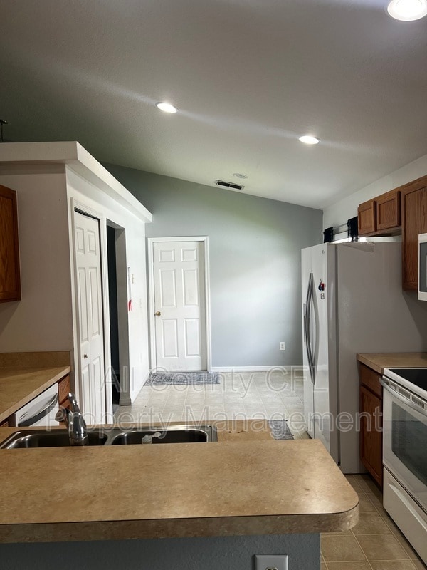 Building Photo - 5429 Bryce Canyon Dr