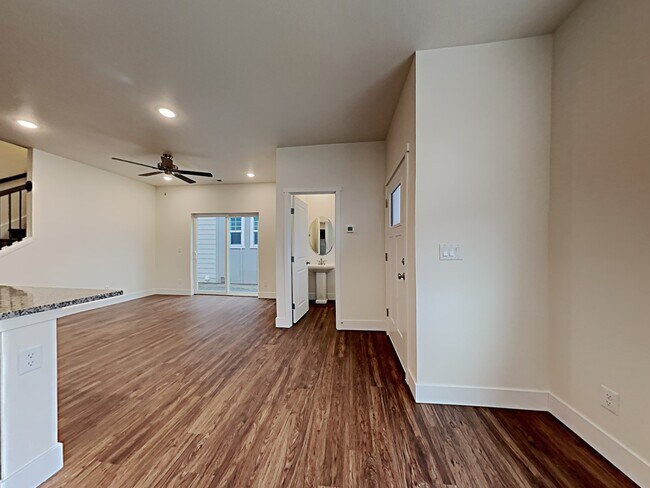 Foto del edificio - 33090 Cypress Avenue SE