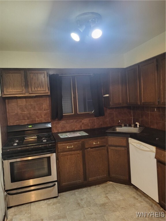 Foto principal - 267 Crestwood Ave