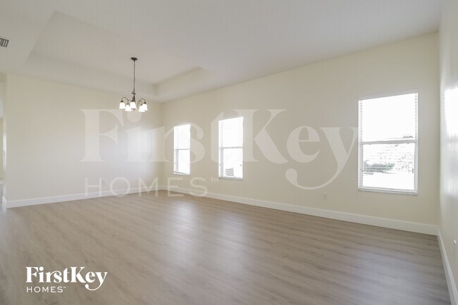 Building Photo - 12353 Accipiter Dr