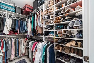 Building Photo - 44525 Palm Frond Dr