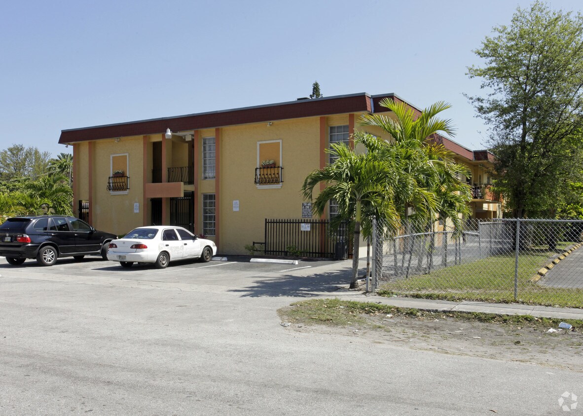 Foto del edificio - 12133 NE 5th Ave