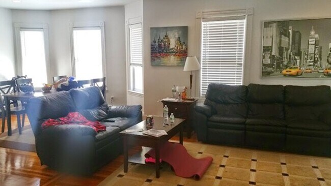 Oak Square Huge 2nd & 3rd floor SIX bed 3 ... - Oak Square Huge 2nd & 3rd floor SIX bed 3 ... House