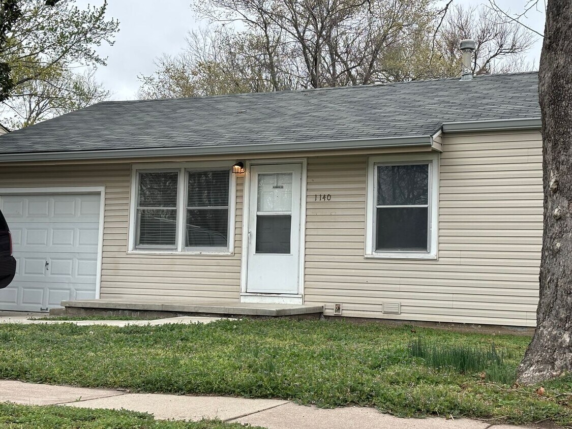 Primary Photo - Great family 3 Bedroom 1 bath