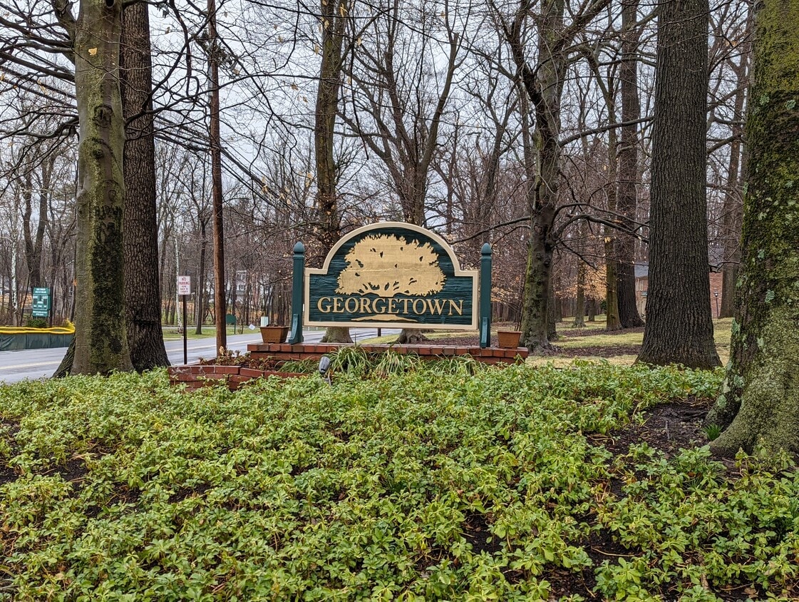 Entrance - 135 Stafford Dr