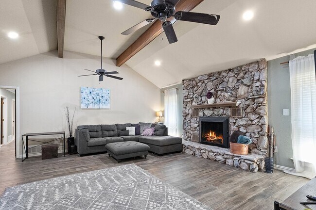 Foto del edificio - 2035 Beaver Creek Rd