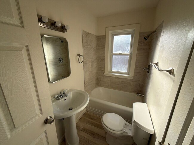 Foto del edificio - All Brick home on Meadowlark