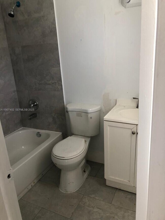 Foto del edificio - 931 SW 80th Ave