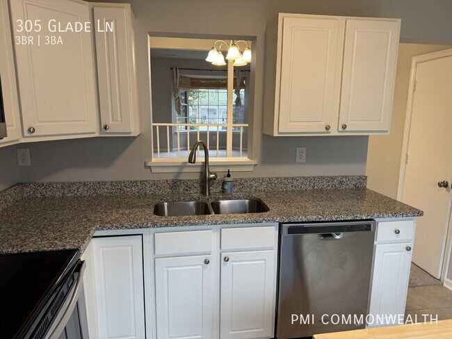 Foto del edificio - 305 Glade Ln
