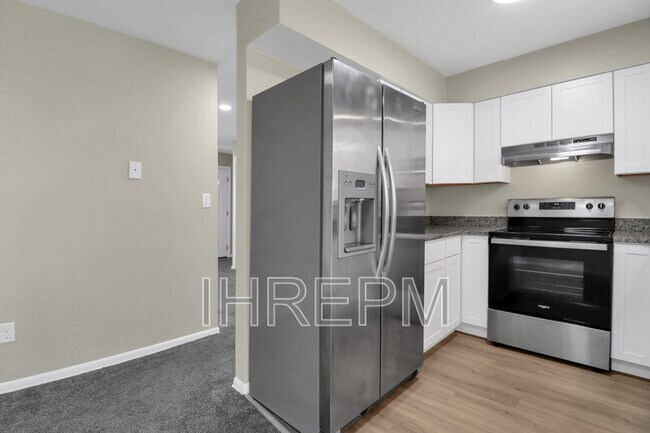 Building Photo - 5087 Holbrook Dr