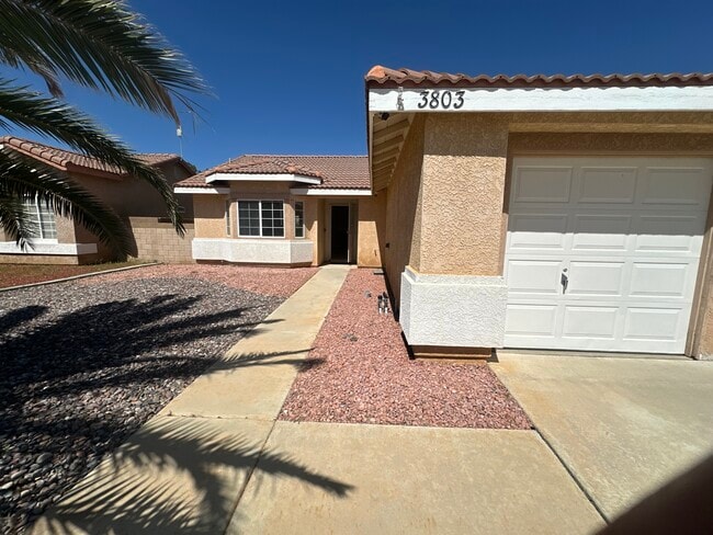 Front Walkway - 3803 Cocina Ln