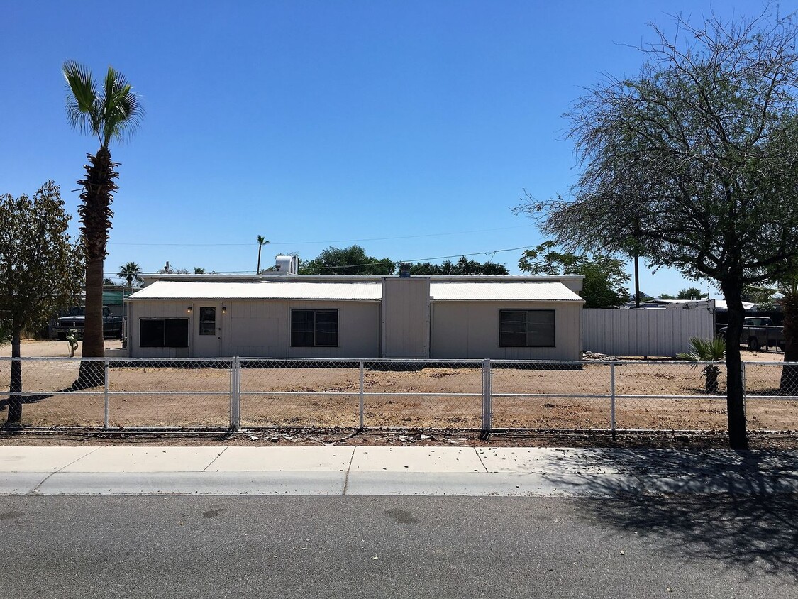 Primary Photo - CASH PRICE OF $277,800.00 OR $5,000.00 DOW...