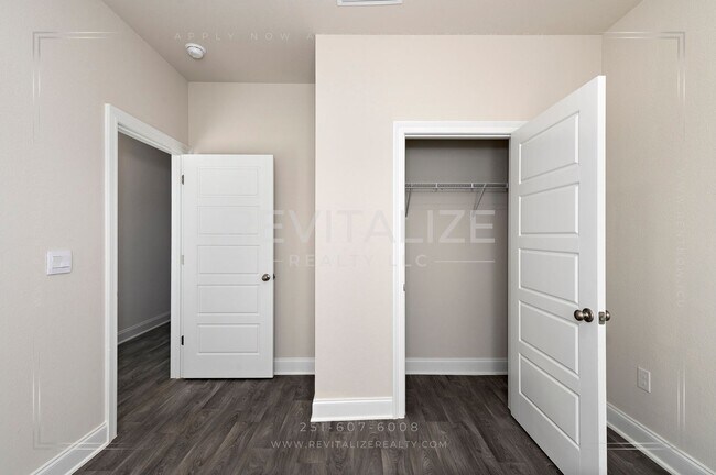 Foto del edificio - COMING SOON Newly Built 4 Bed 2 Bath Craftsman Home in Spanish Fort with Deck