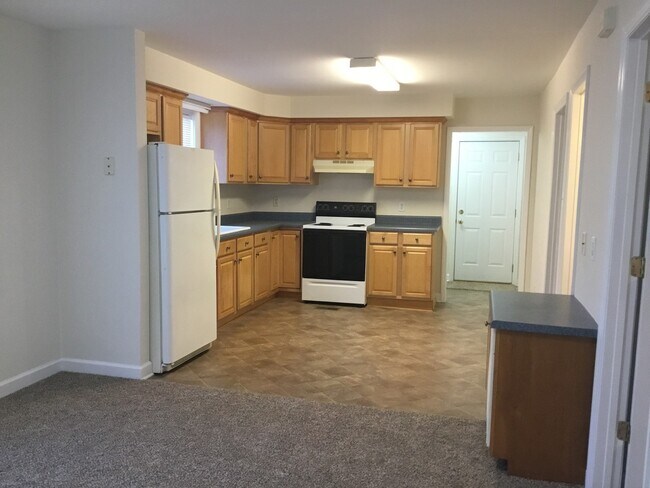 Building Photo - 2 Bedroom 1 Bathroom House minutes from Lige Street Park & Carroll Park!