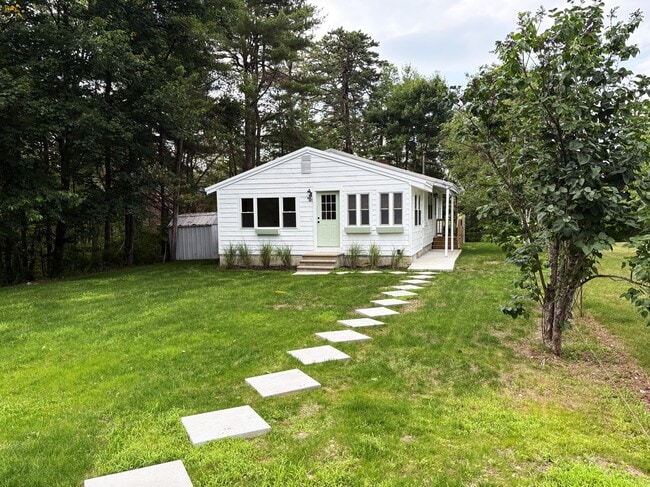 Building Photo - 567 Ossipee Trail W