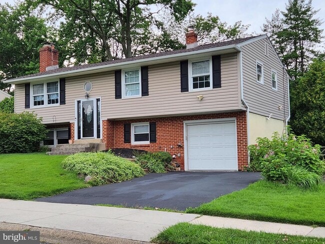 Building Photo - 2622 Boxwood Dr
