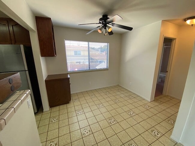 Foto del edificio - 739 W Franklin St