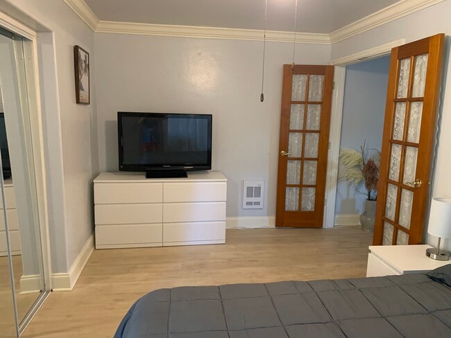 Foto del edificio - 1420 Alicia Ave