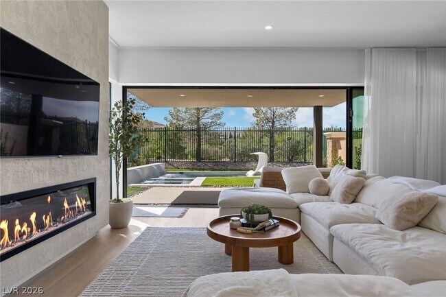 Building Photo - 4053 Heron Fairway Dr
