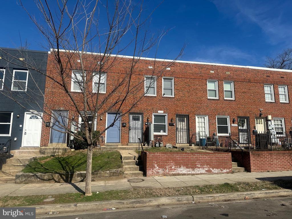 Primary Photo - 1240 Simms Pl NE