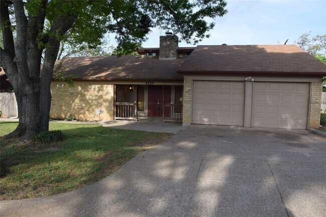 Foto del edificio - 4208 Blossom Trail