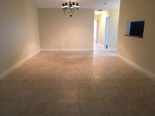 Foto del edificio - 4551 Discovery Ln