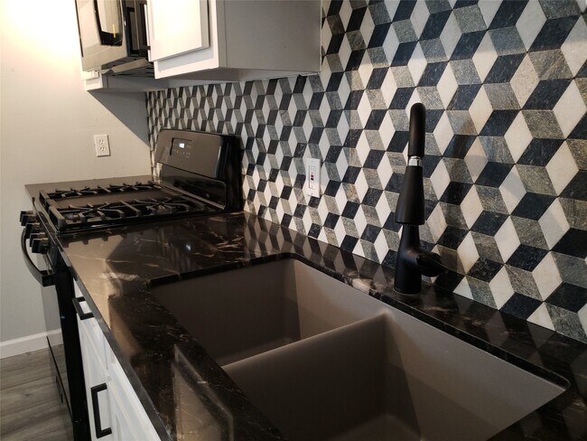 Foto del edificio - 1503 Ryon St