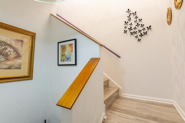 Building Photo - 6711 Via Regina