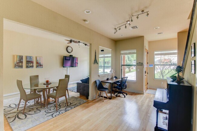 Foto del edificio - 4616 Windy Brook Dr