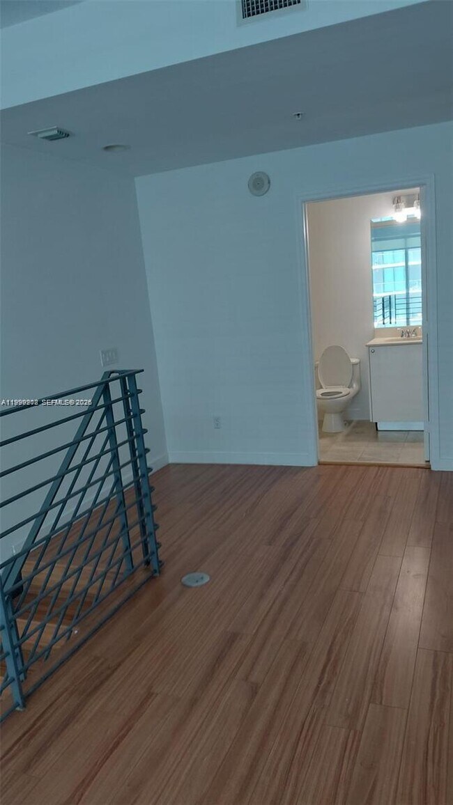 Foto del edificio - 60 SW 13th St