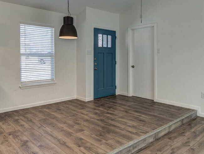 Foto del edificio - 5706 Gloucester Ln