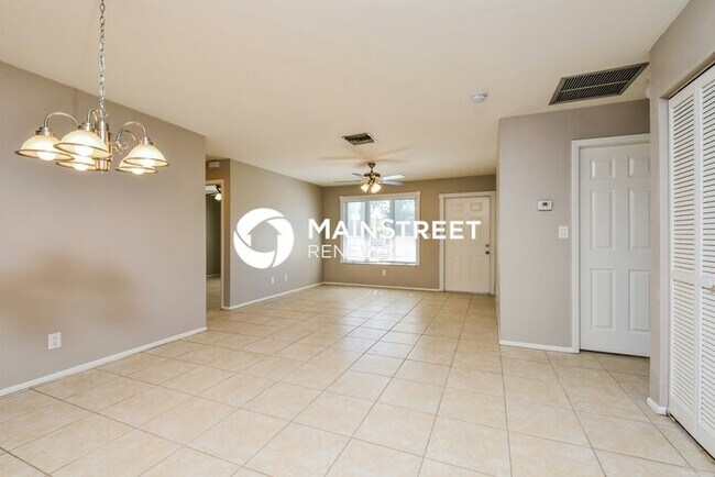 Foto del edificio - 9049 Hamlin Rd W