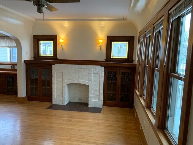 Armarios empotrados. - 6830 Kinsman St