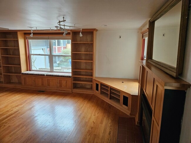 Foto del edificio - 12341 36th Ave NE