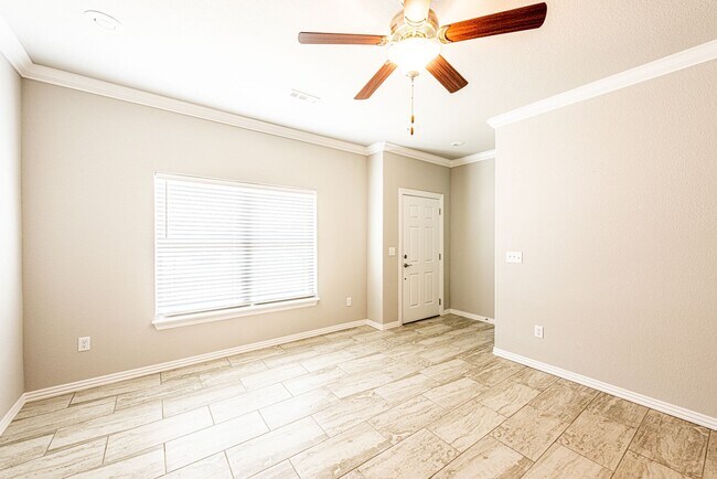 Building Photo - 505 W Laurel Ave, Rogers, AR 72758