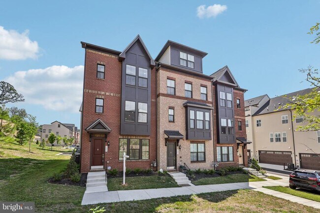 Foto del edificio - 7355 Mountaineer Dr